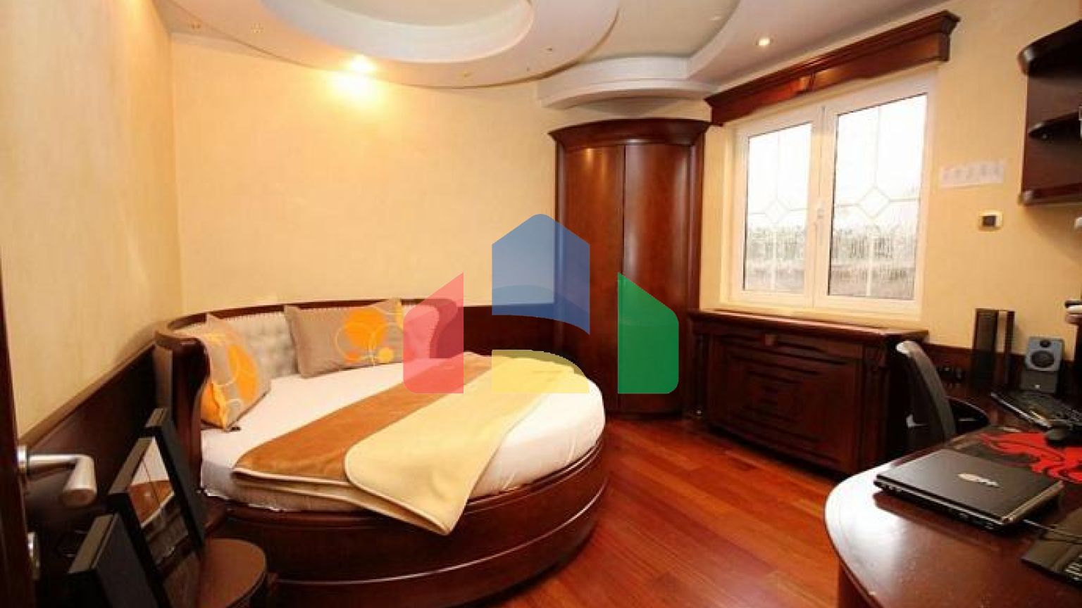 Меблированный дом на продажу в Сусне, Бар