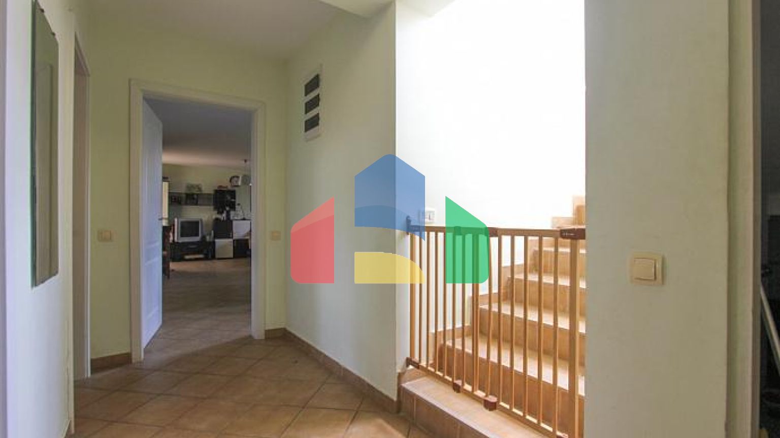 На продажу просторный дом в Баре