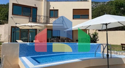 Villa with a pool and panoramic sea view