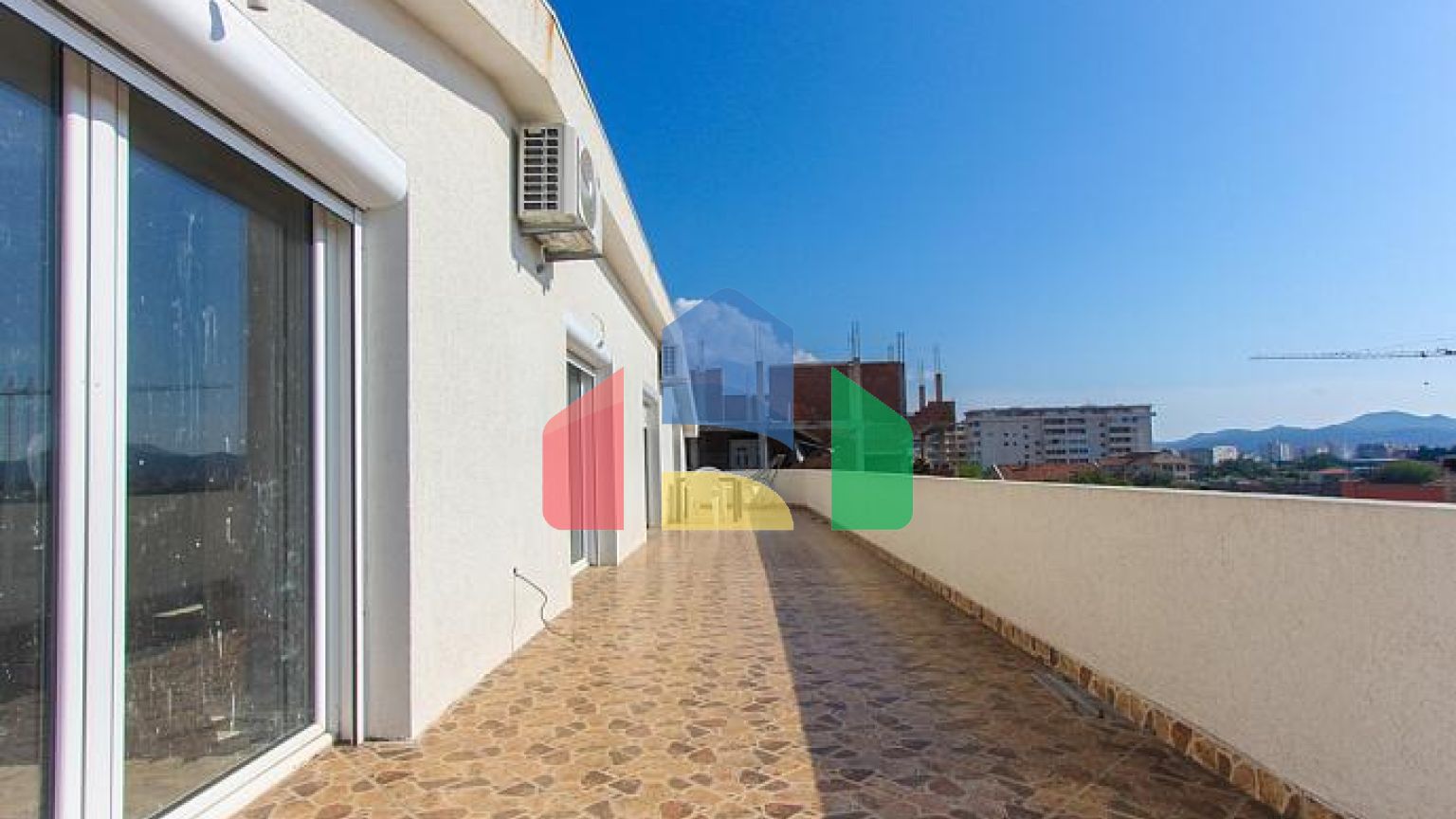 Просторный дом 553м2 в живописном районе Шушань, город Бар