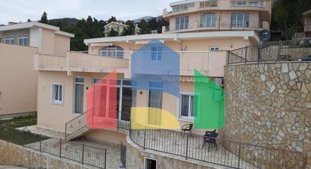Дом с апартаментами в Шушань