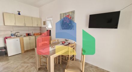 Дом с четырьмя квартирами в Заградже, Бар