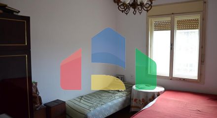 Legal house with a spacious plot in Sutomore