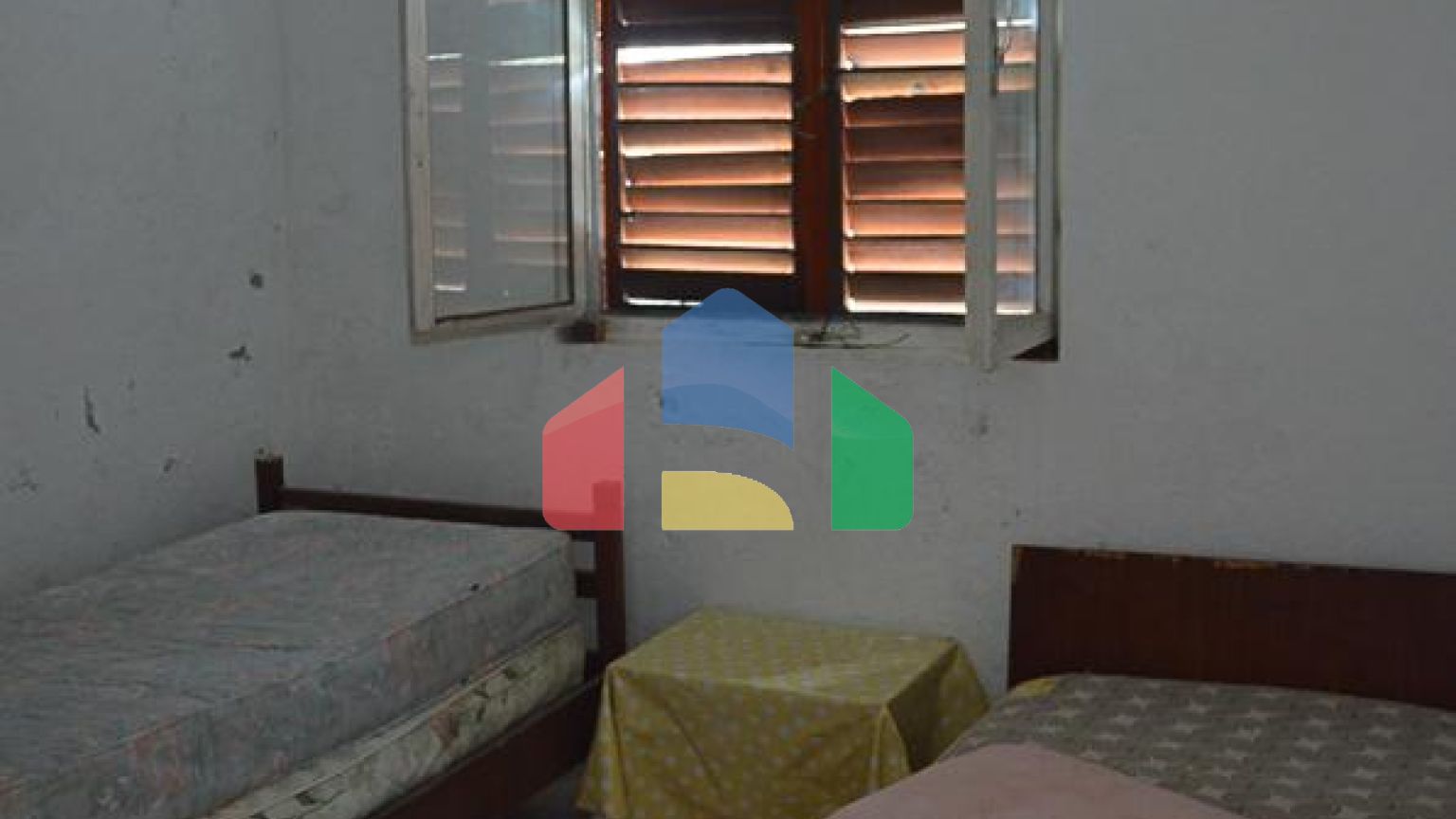 Легальный дом с просторным участком в Сутоморе