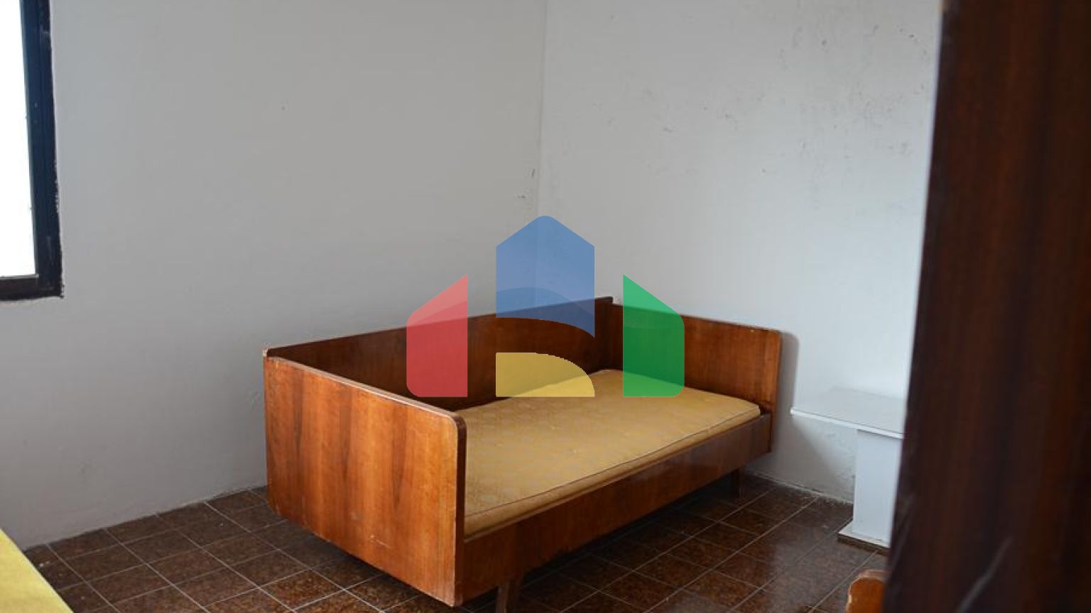 Легальный дом с просторным участком в Сутоморе