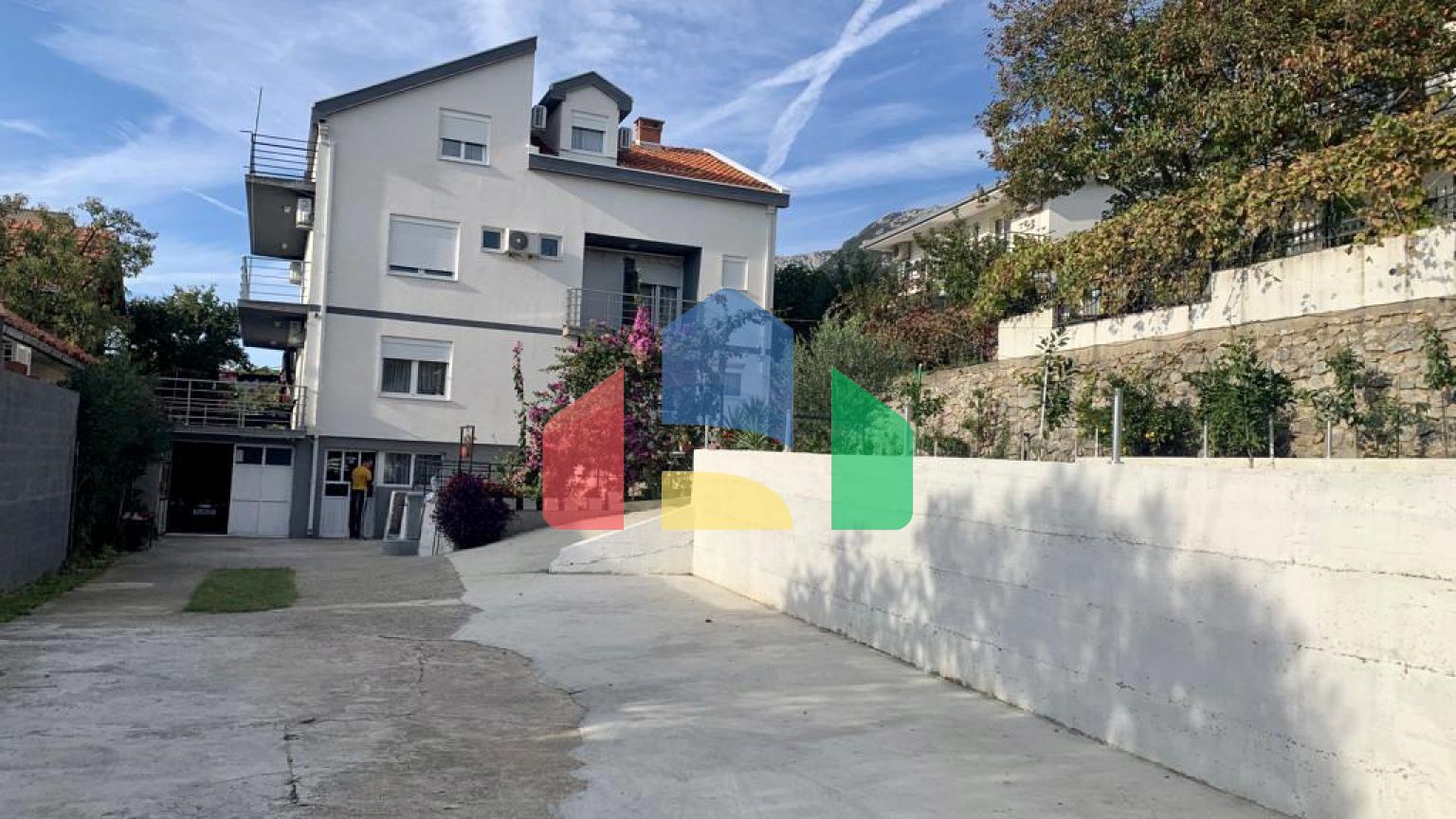 Вилла с апартаментами на 10 номеров