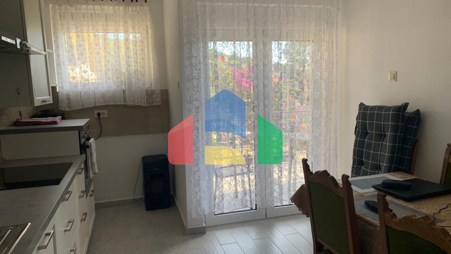 Вилла с апартаментами на 10 номеров