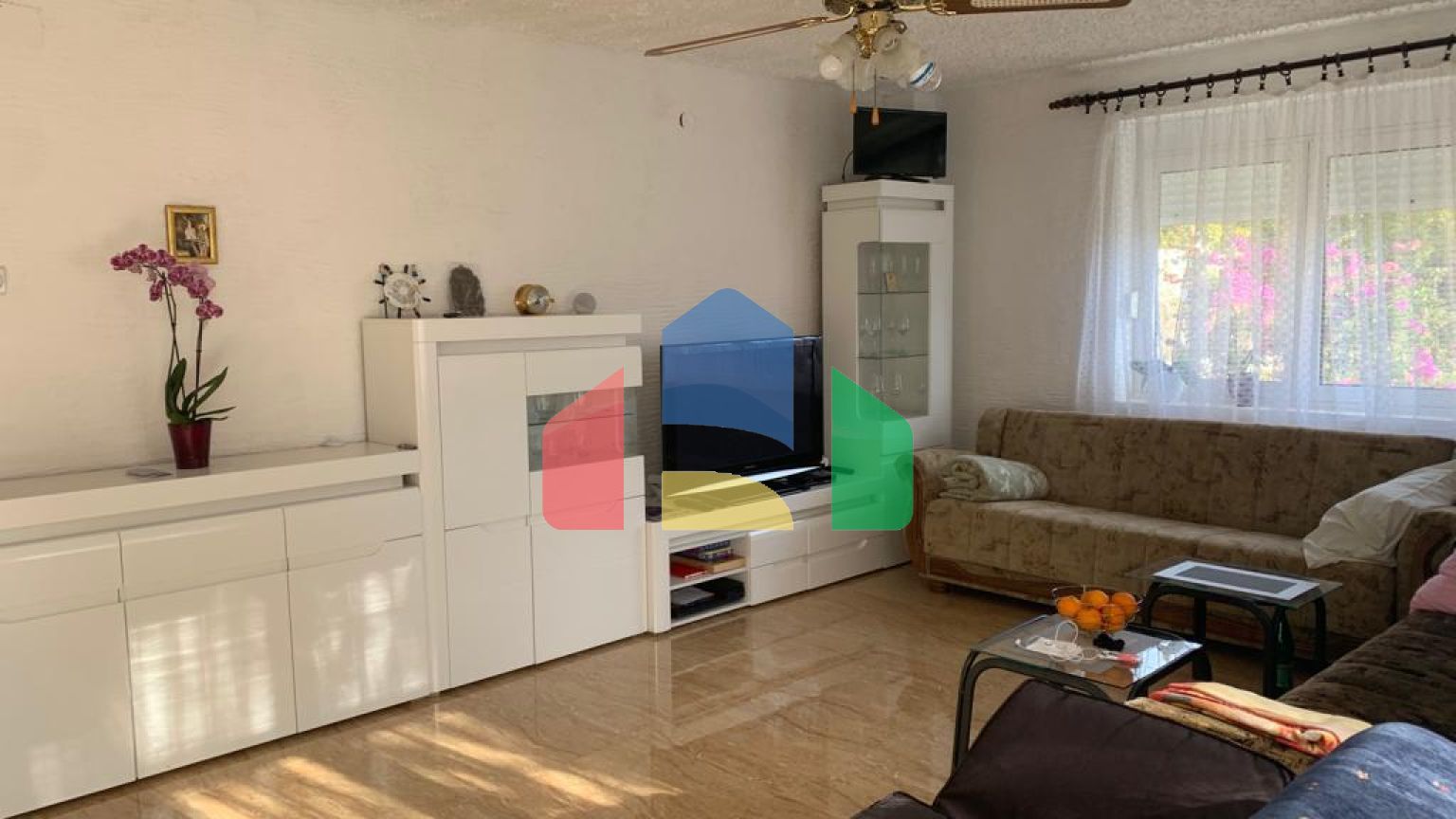 Вилла с апартаментами на 10 номеров