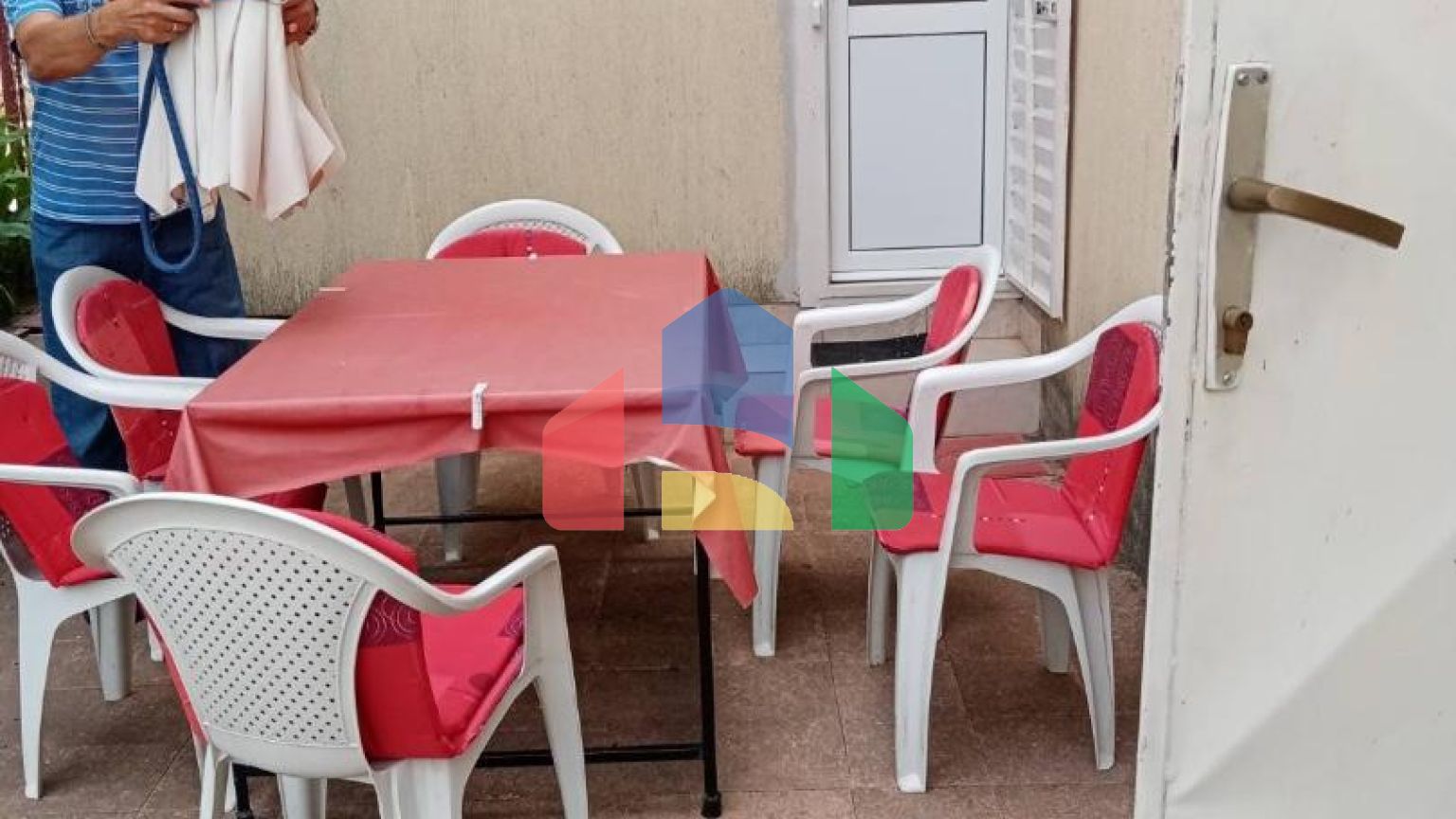 Двухэтажный дом с гаражом рядом с морем Сутоморе, Бар