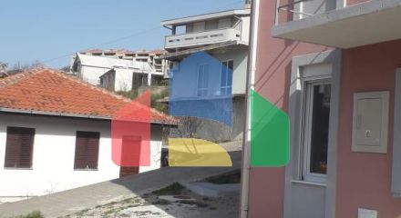 Трехэтажный дом в Сутоморе