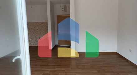 Просторная студи рядом с пляжем в Сутоморе