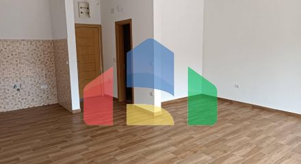 Просторная студи рядом с пляжем в Сутоморе