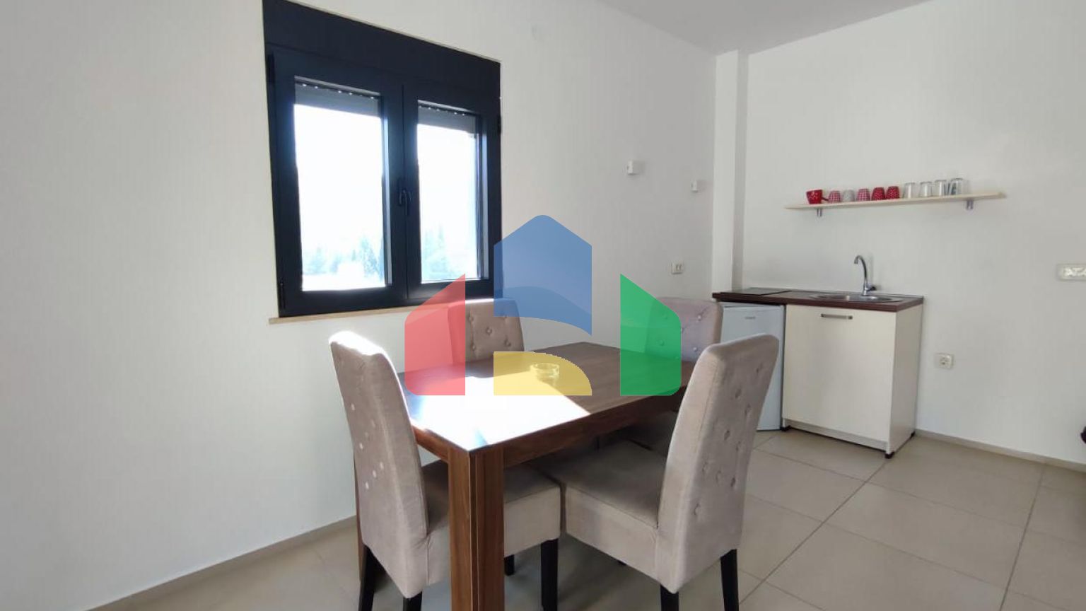 Квартиры в новом доме в Сутоморе близко к морю