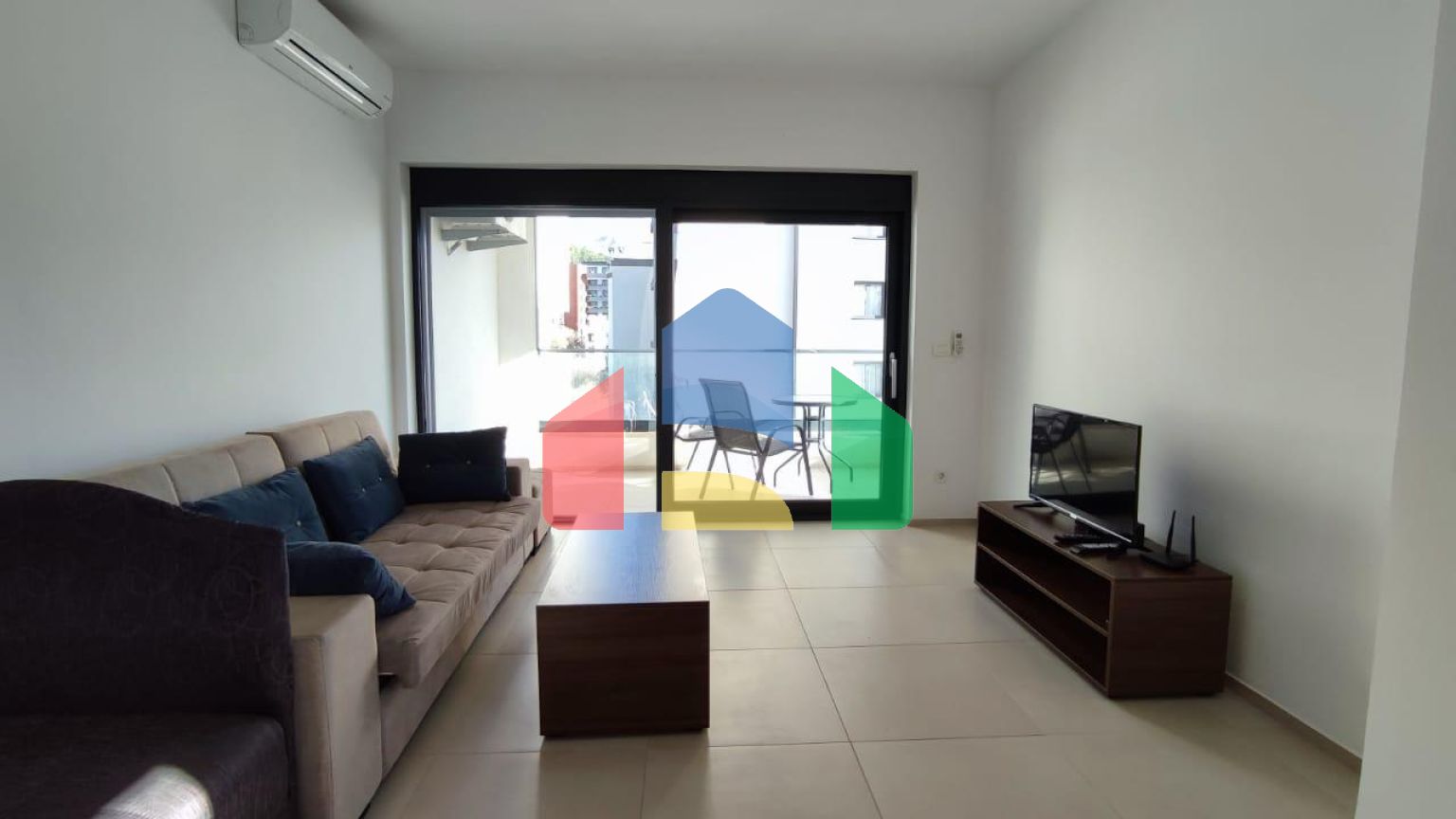 Квартиры в новом доме в Сутоморе близко к морю