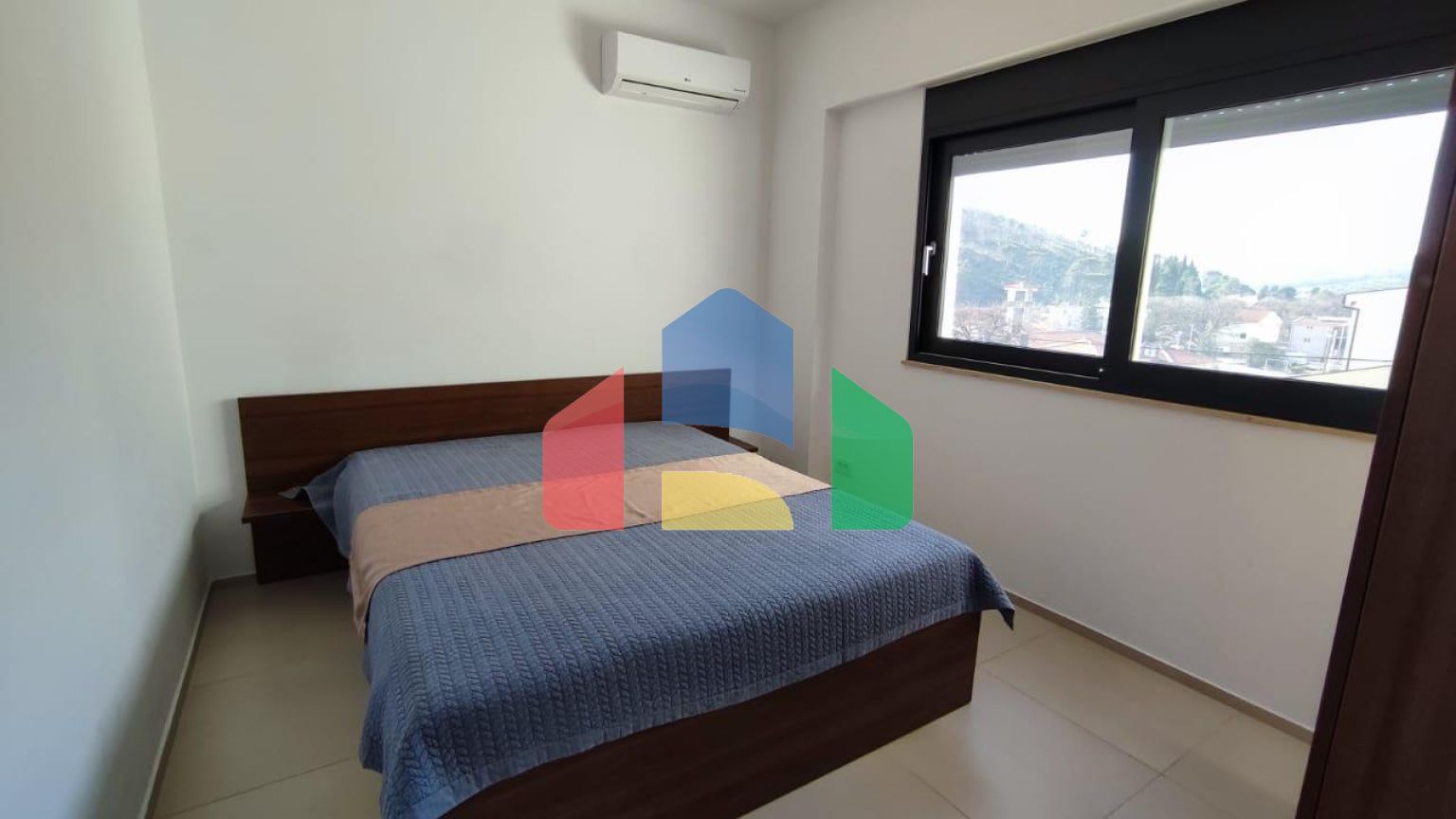 Квартиры в новом доме в Сутоморе близко к морю