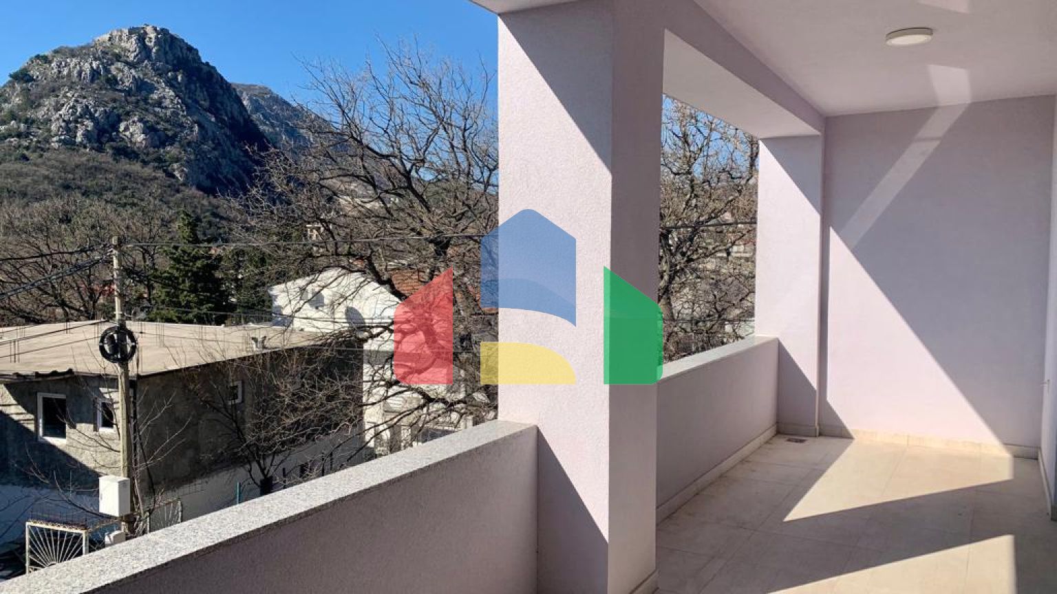 Новый  дом с 7 апартаментами в Сутоморе, Барская ривьера.