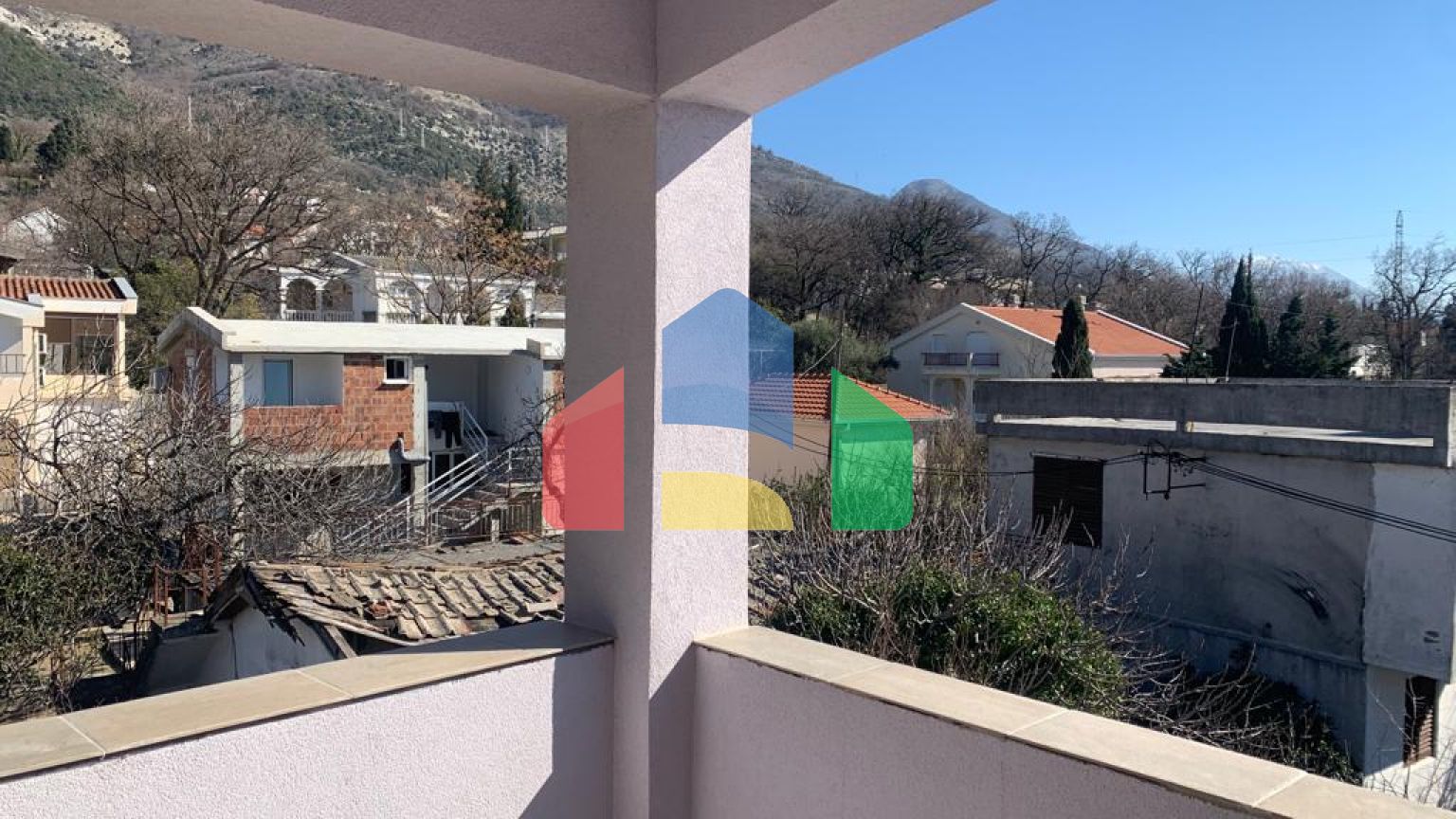 Новый  дом с 7 апартаментами в Сутоморе, Барская ривьера.