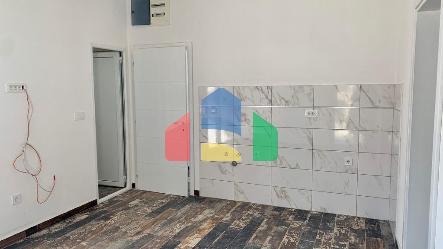 Новый  дом с 7 апартаментами в Сутоморе, Барская ривьера.