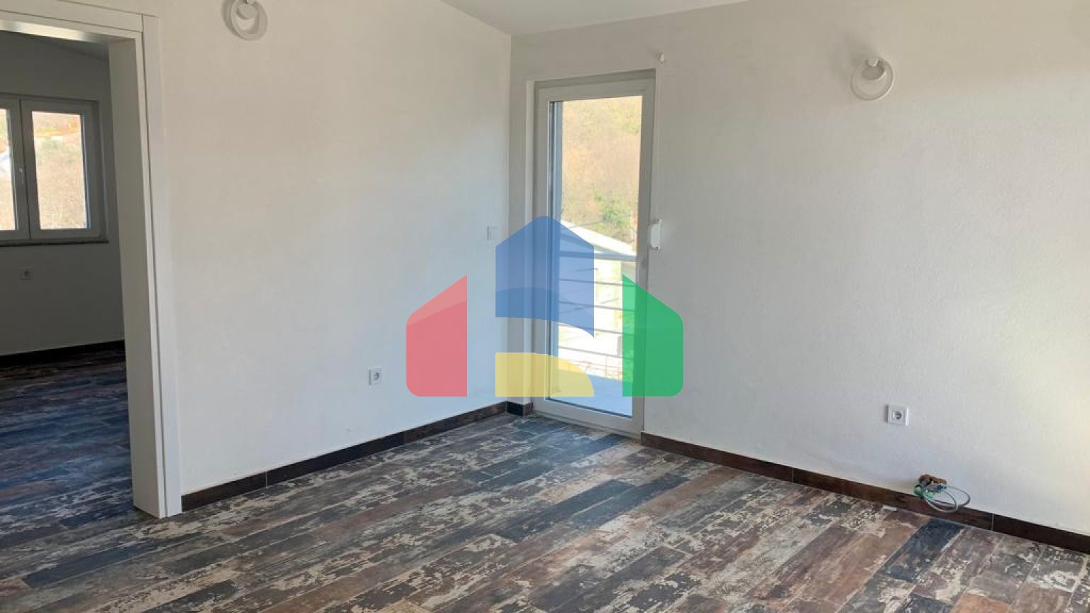 Новый  дом с 7 апартаментами в Сутоморе, Барская ривьера.