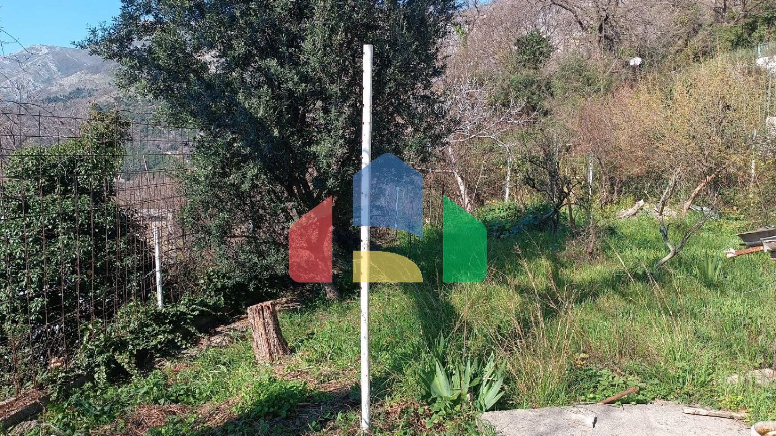 Дом с видом на море в Сутоморе, Брца под ремонт.