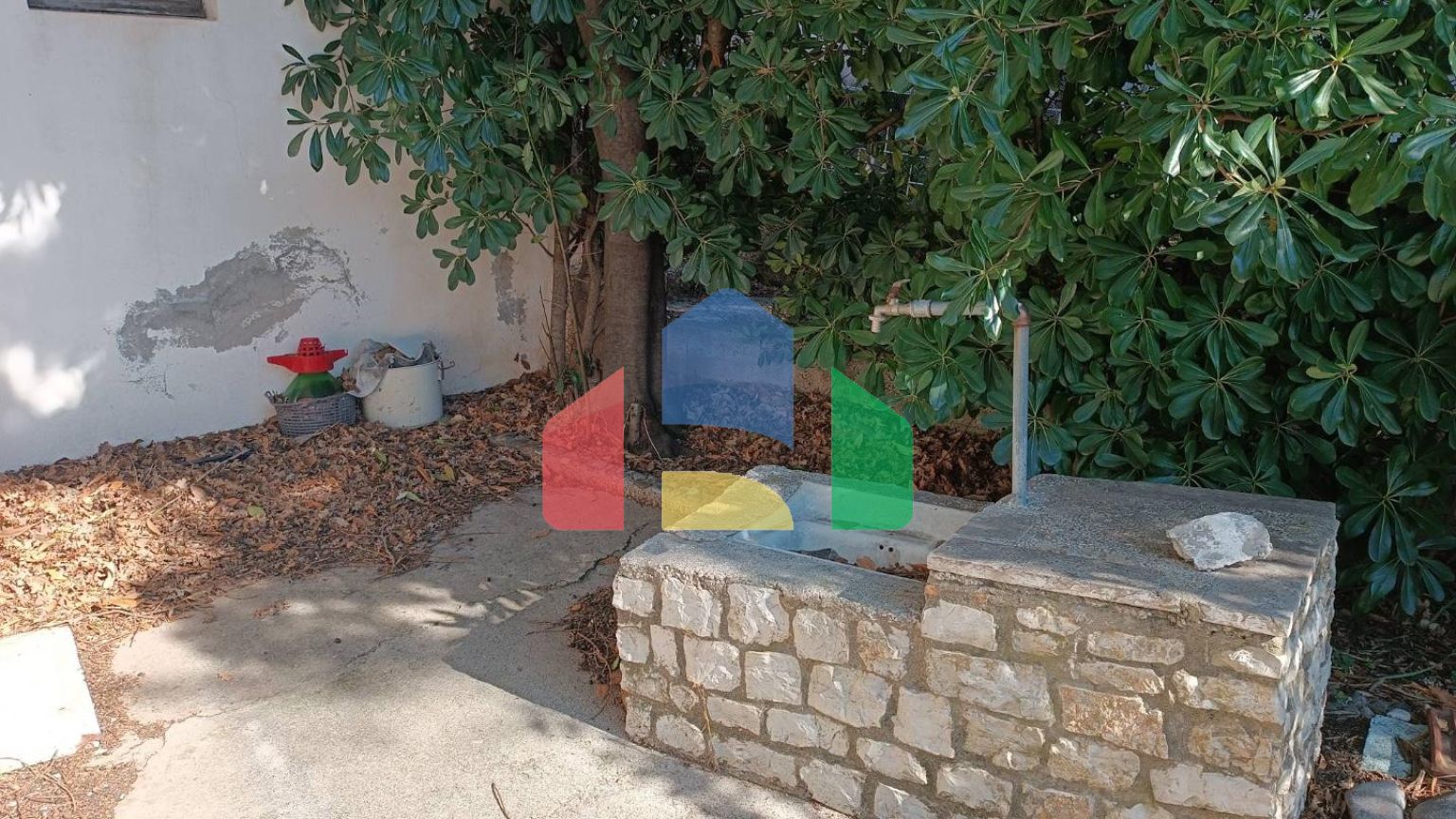 Дом с видом на море в Сутоморе, Брца под ремонт.