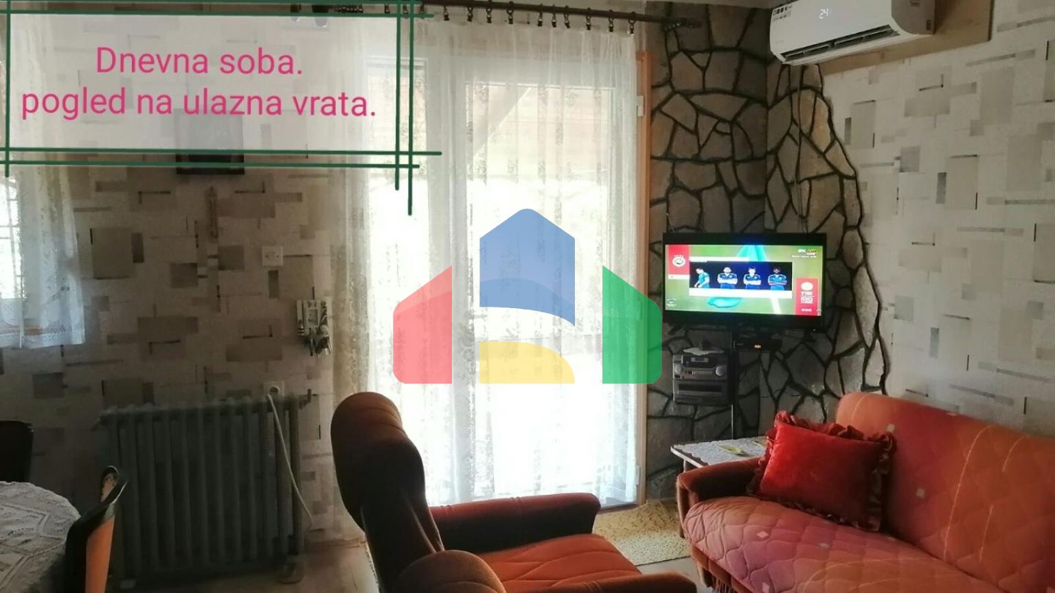 Дом находится в местечке  Джурмани