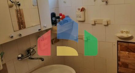 Дом находится в местечке  Джурмани