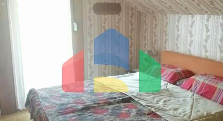 Дом находится в местечке  Джурмани