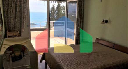 Уникальная вилла с панорамным видом, окруженное зеленью Уникальная вилла с панорамным видом, окруженное зеленью