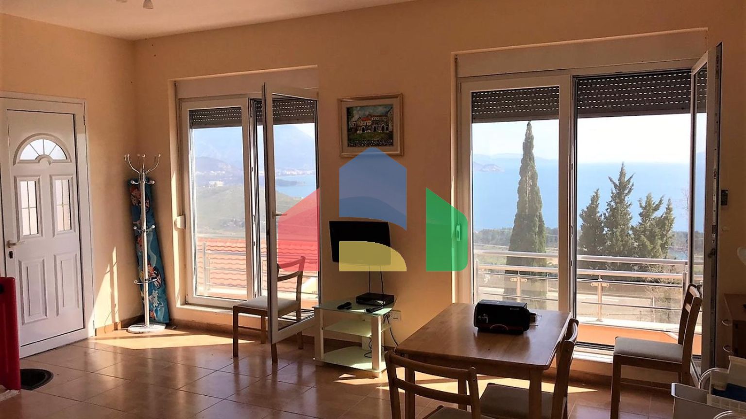 Уникальная вилла с панорамным видом, окруженное зеленью