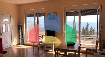 Уникальная вилла с панорамным видом, окруженное зеленью Уникальная вилла с панорамным видом, окруженное зеленью