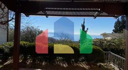 Уникальная вилла с панорамным видом, окруженное зеленью Уникальная вилла с панорамным видом, окруженное зеленью