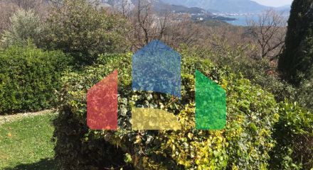 Уникальная вилла с панорамным видом, окруженное зеленью Уникальная вилла с панорамным видом, окруженное зеленью