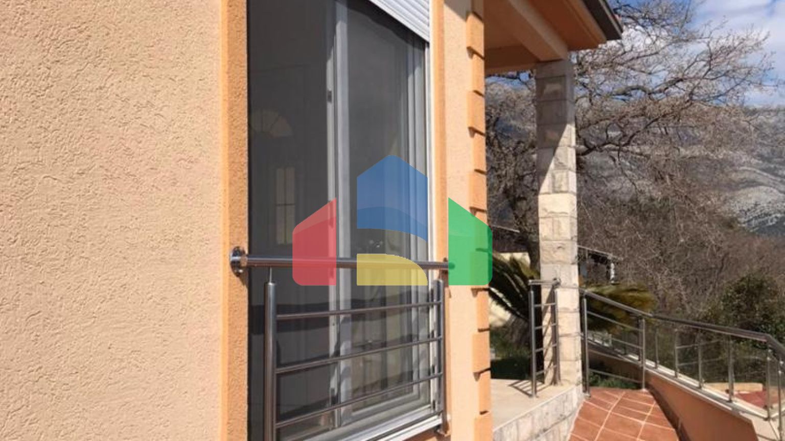 Уникальная вилла с панорамным видом, окруженное зеленью