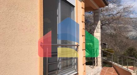 Уникальная вилла с панорамным видом, окруженное зеленью Уникальная вилла с панорамным видом, окруженное зеленью