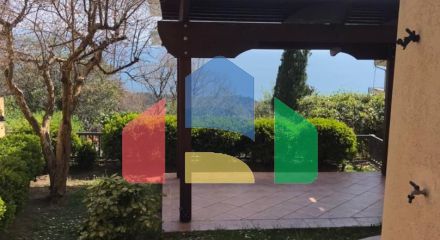 Уникальная вилла с панорамным видом, окруженное зеленью Уникальная вилла с панорамным видом, окруженное зеленью