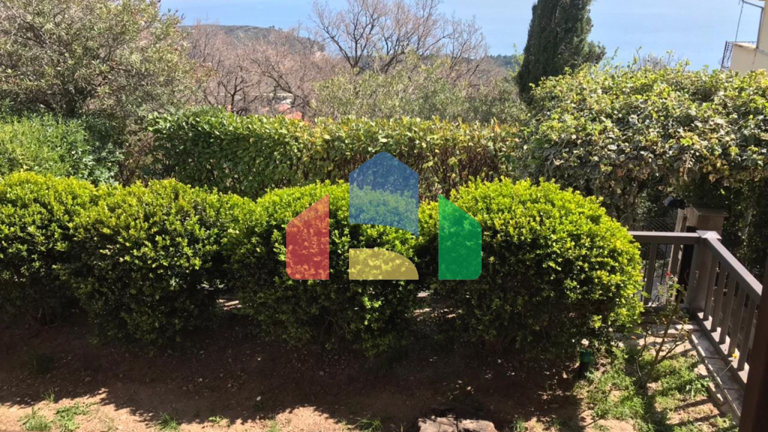 Уникальная вилла с панорамным видом, окруженное зеленью