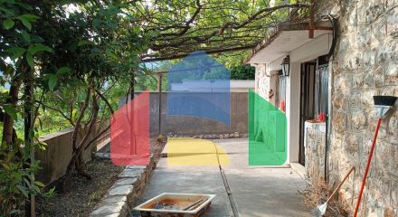 Недорогой дом в Сутоморе с каскадным участком. Недорогой дом в Сутоморе с каскадным участком.