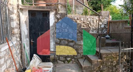 Недорогой дом в Сутоморе с каскадным участком. Недорогой дом в Сутоморе с каскадным участком.