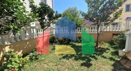 Двухэтажная вилла с двумя квартирами в Сутоморе на равнинной части