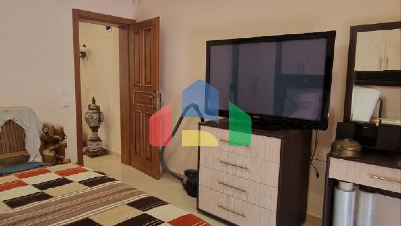 Двухэтажная вилла с двумя квартирами в Сутоморе на равнинной части