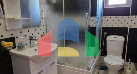 Двухэтажная вилла с двумя квартирами в Сутоморе на равнинной части