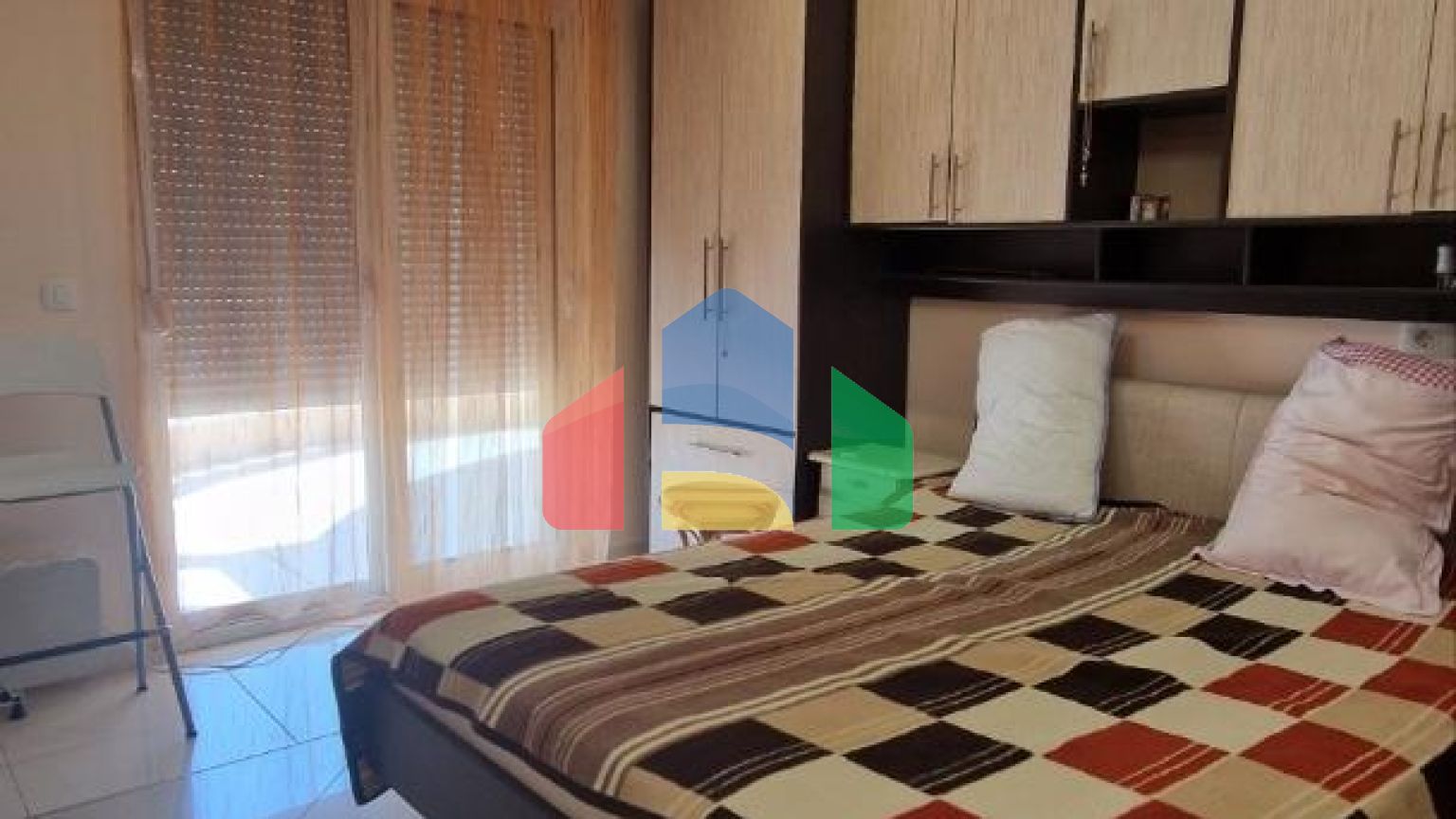 Двухэтажная вилла с двумя квартирами в Сутоморе на равнинной части