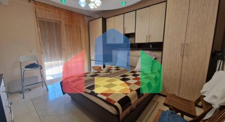 Двухэтажная вилла с двумя квартирами в Сутоморе на равнинной части