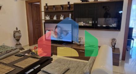 Двухэтажная вилла с двумя квартирами в Сутоморе на равнинной части