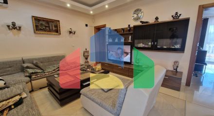 Двухэтажная вилла с двумя квартирами в Сутоморе на равнинной части