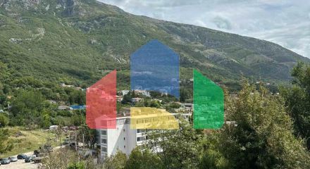 Легальный одноэтажный таунхаус в Сутоморе