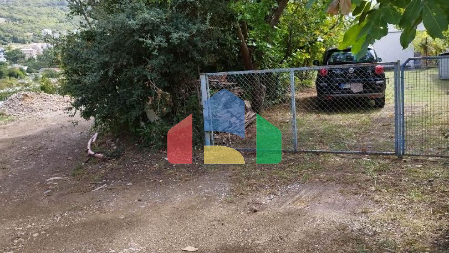 Легальный одноэтажный таунхаус в Сутоморе