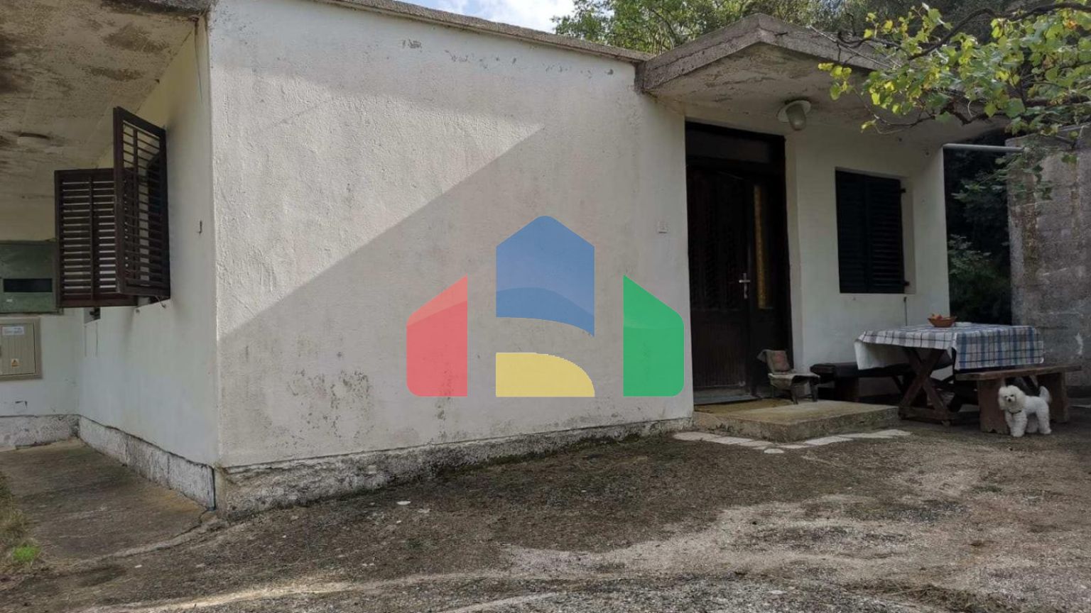 Легальный одноэтажный таунхаус в Сутоморе