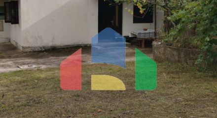 Легальный одноэтажный таунхаус в Сутоморе